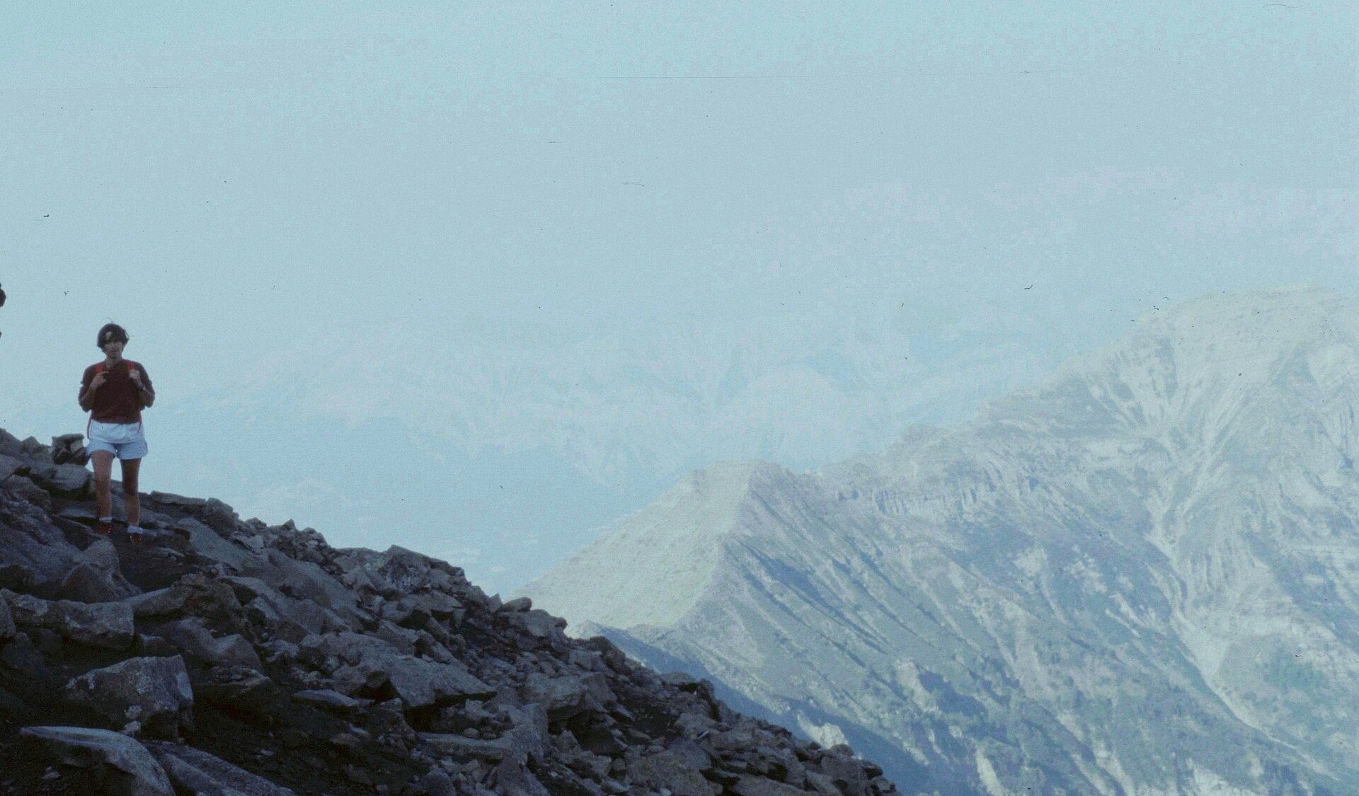 Hautes-Alpes Vers Vieux Chaillol Randonneuse 081990